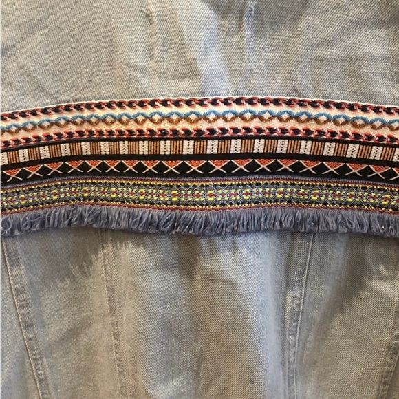 Jack by BB DAKOTA Light Blue Denim Jacket with Embroidered Details - Picture 7 of 8